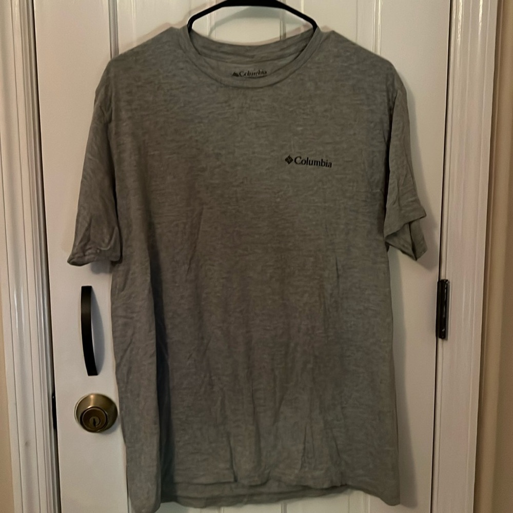 Grey t shirt. Great quality lightweight. Greta condition.